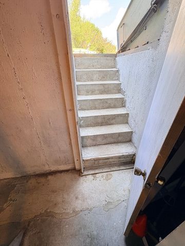 2 Upton St, Fairhaven, MA 02719
