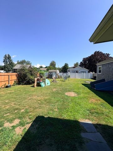 2 Upton St, Fairhaven, MA 02719