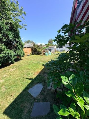 2 Upton St, Fairhaven, MA 02719