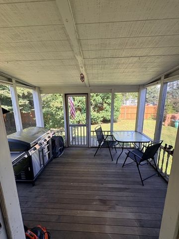 2 Upton St, Fairhaven, MA 02719