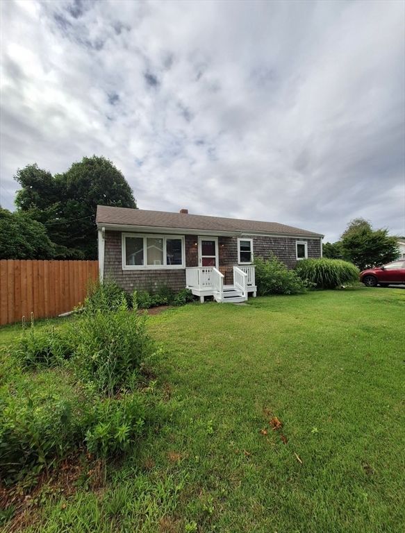 2 Upton St, Fairhaven, MA 02719