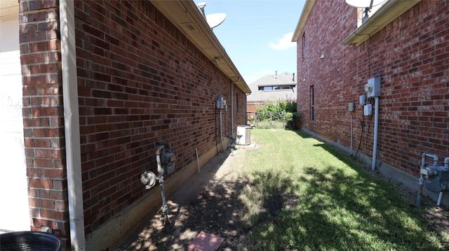 1822 Masters Drive, Desoto, TX 75115