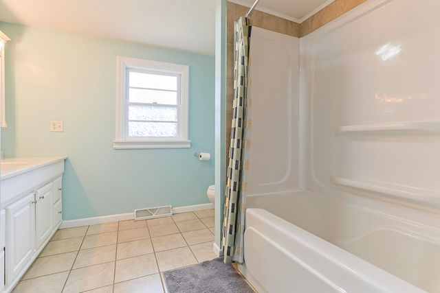 55136 Sundown Road, South Bend, IN 46628