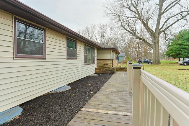 55136 Sundown Road, South Bend, IN 46628
