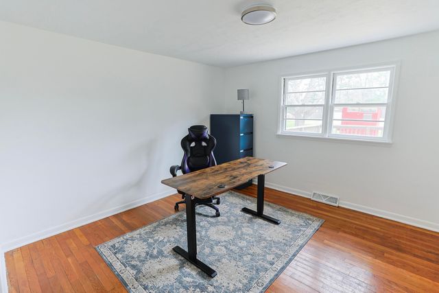 55136 Sundown Road, South Bend, IN 46628