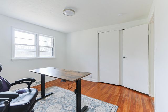 55136 Sundown Road, South Bend, IN 46628