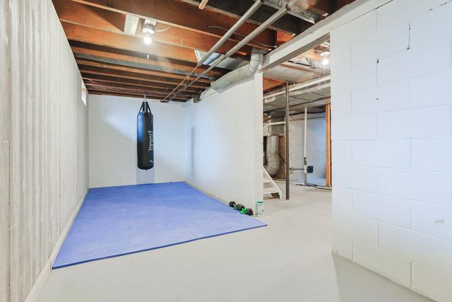 55136 Sundown Road, South Bend, IN 46628