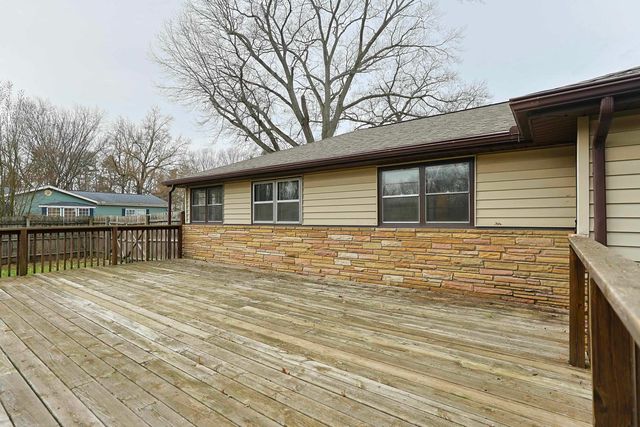 55136 Sundown Road, South Bend, IN 46628