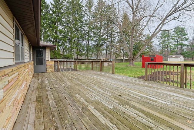 55136 Sundown Road, South Bend, IN 46628