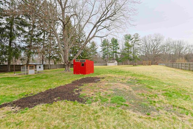 55136 Sundown Road, South Bend, IN 46628