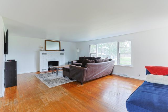 55136 Sundown Road, South Bend, IN 46628