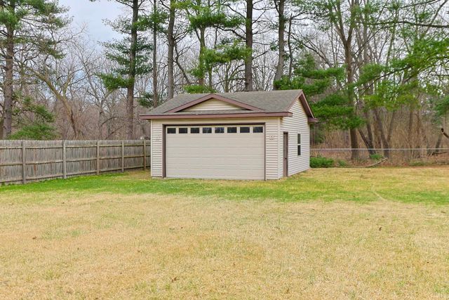 55136 Sundown Road, South Bend, IN 46628