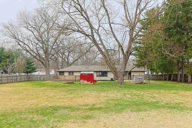 55136 Sundown Road, South Bend, IN 46628