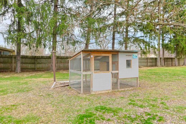 55136 Sundown Road, South Bend, IN 46628