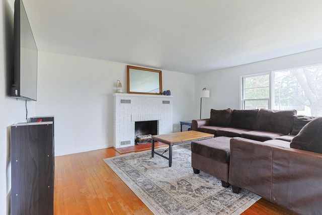 55136 Sundown Road, South Bend, IN 46628