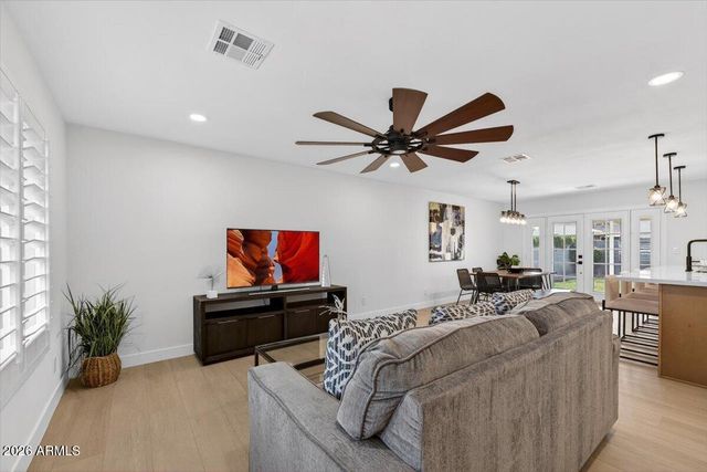 8713 E SAGE Drive, Scottsdale, AZ 85250