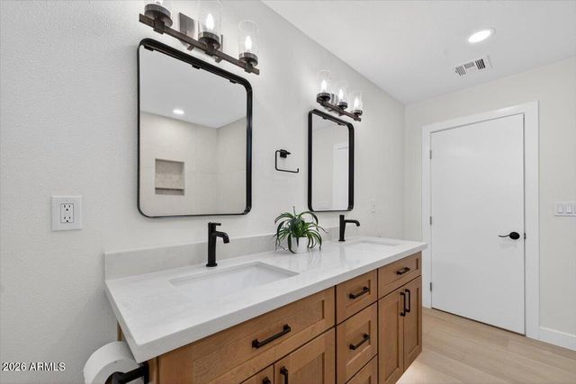 8713 E SAGE Drive, Scottsdale, AZ 85250