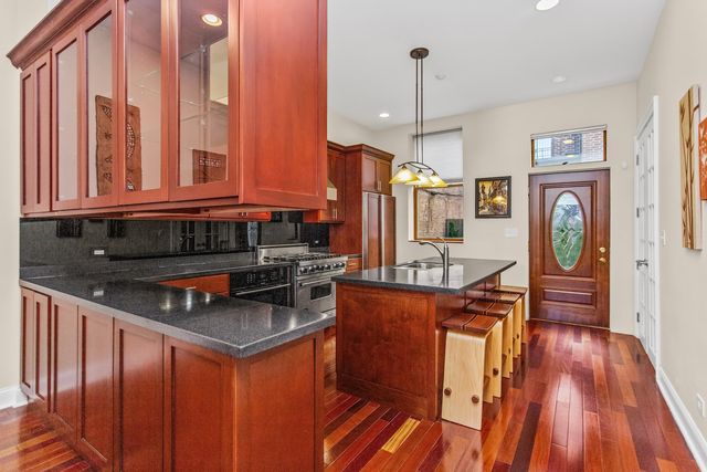 1436 N Orleans Street, Chicago, IL 60610