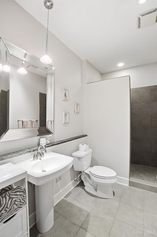 621 Main Street, Cincinnati, OH 45202