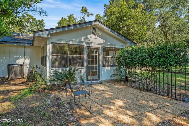 28 W Cedar Road, St. Helena Island, SC 29920