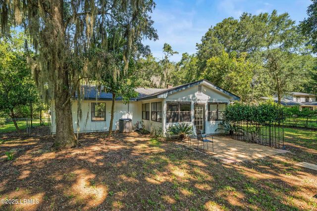 28 W Cedar Road, St. Helena Island, SC 29920