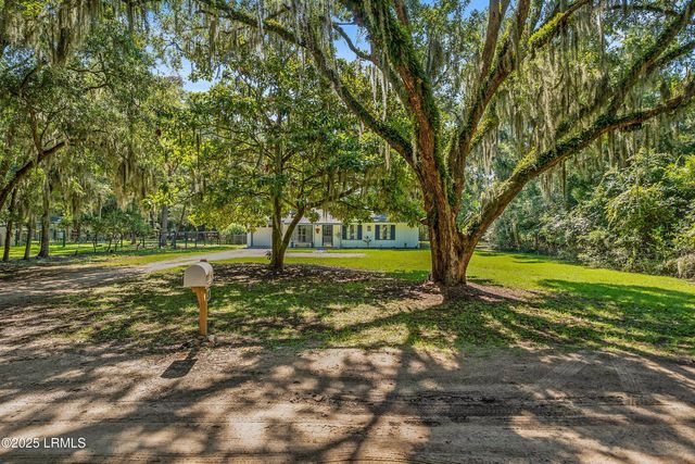 28 W Cedar Road, St. Helena Island, SC 29920