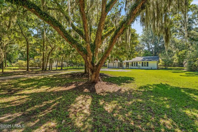 28 W Cedar Road, St. Helena Island, SC 29920