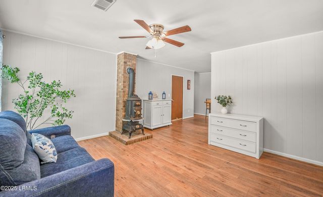 28 W Cedar Road, St. Helena Island, SC 29920