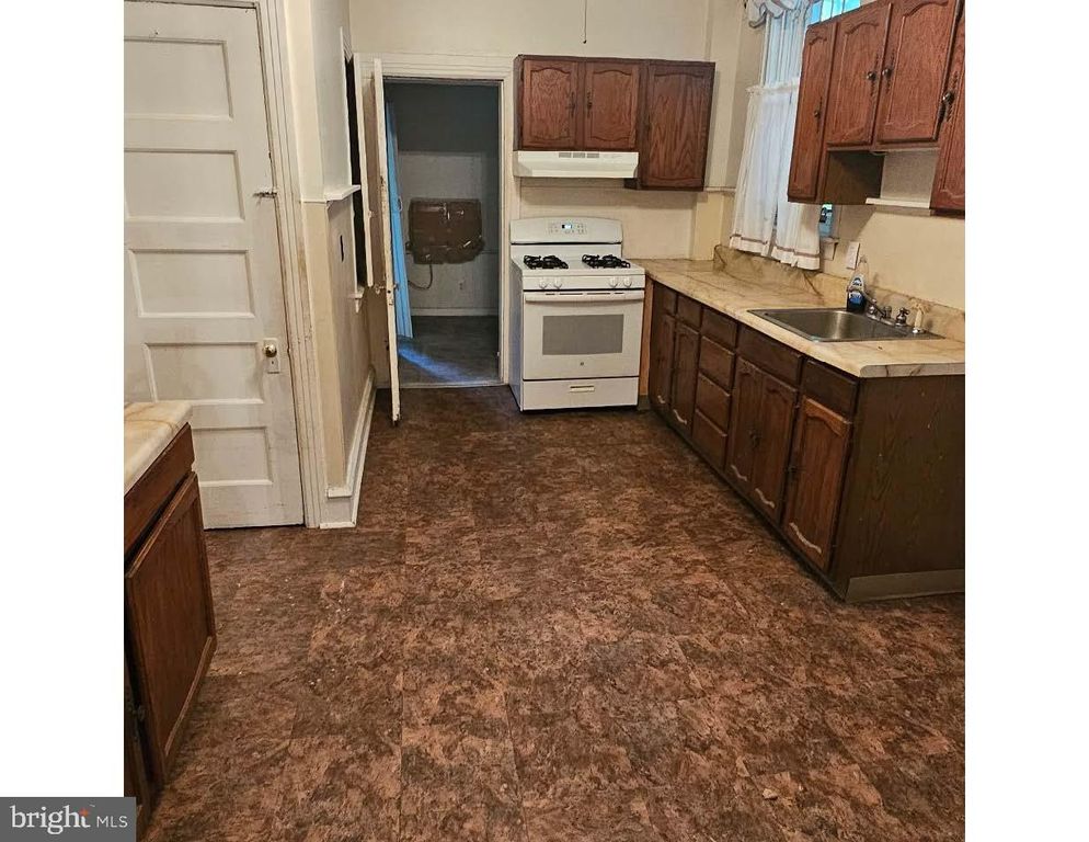 2124 W ERIE AVE, PHILADELPHIA, PA 19140 — photo 4