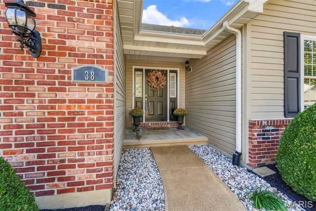 38 Mountain Laurel Drive, St Peters, MO 63376