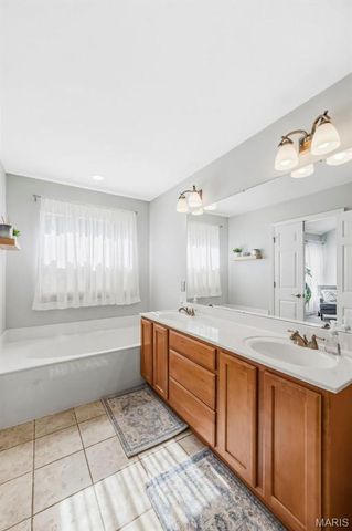 38 Mountain Laurel Drive, St Peters, MO 63376