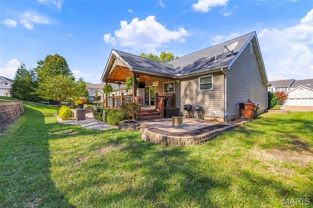 38 Mountain Laurel Drive, St Peters, MO 63376