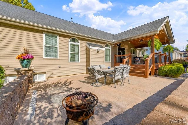 38 Mountain Laurel Drive, St Peters, MO 63376