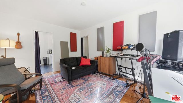 2613 Jeffries Avenue, Los Angeles, CA 90065