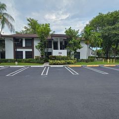 204 Lake Pointe Drive 107, Oakland Park, FL 33309