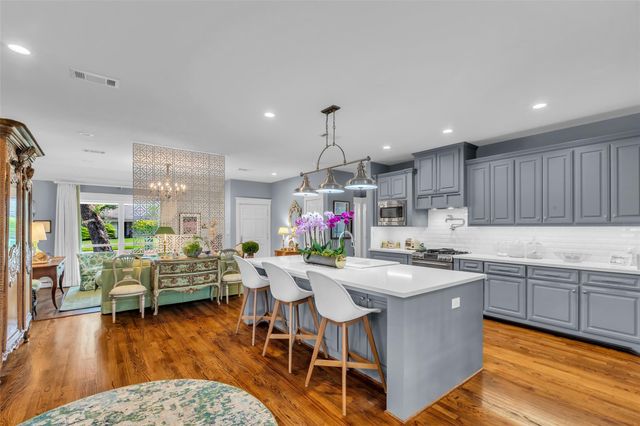 1819 Mill Creek Drive, Houston, TX 77008