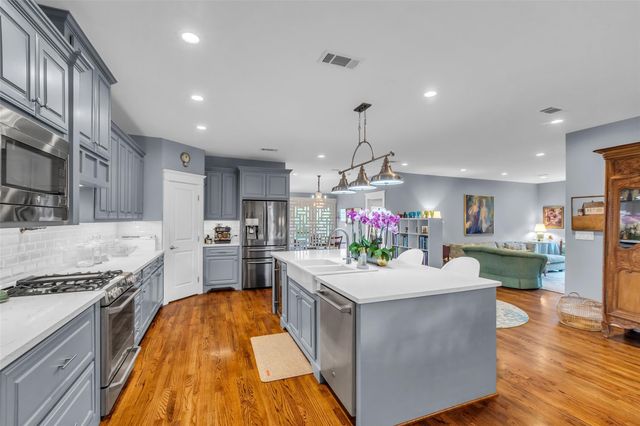 1819 Mill Creek Drive, Houston, TX 77008