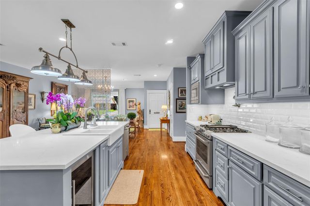 1819 Mill Creek Drive, Houston, TX 77008