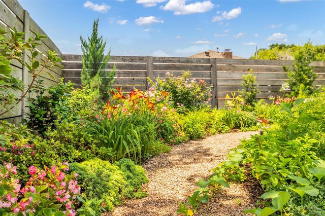 1819 Mill Creek Drive, Houston, TX 77008