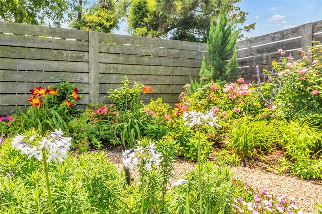 1819 Mill Creek Drive, Houston, TX 77008