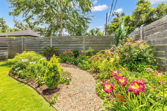 1819 Mill Creek Drive, Houston, TX 77008