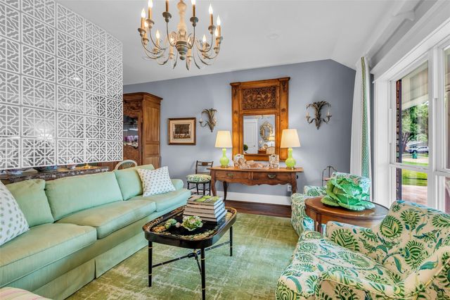 1819 Mill Creek Drive, Houston, TX 77008