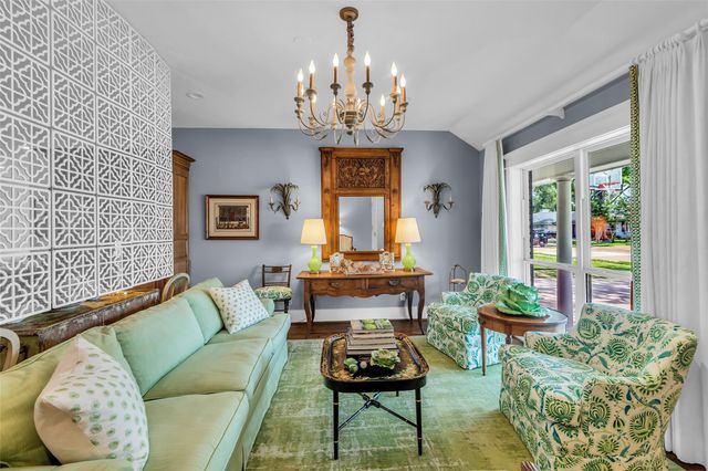 1819 Mill Creek Drive, Houston, TX 77008