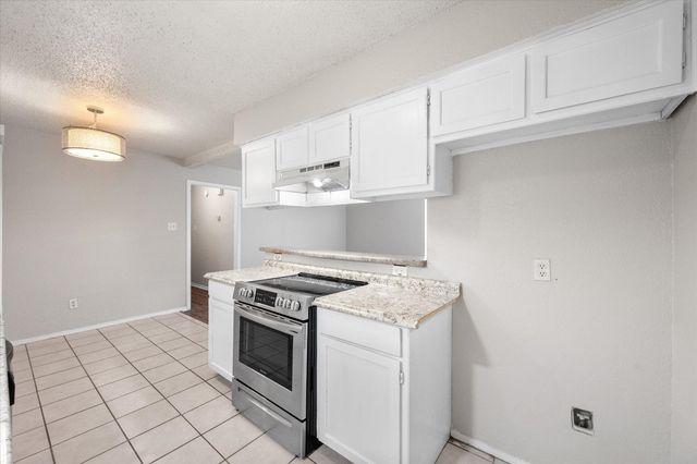 352 Spring Branch Lane, Kennedale, TX 76060