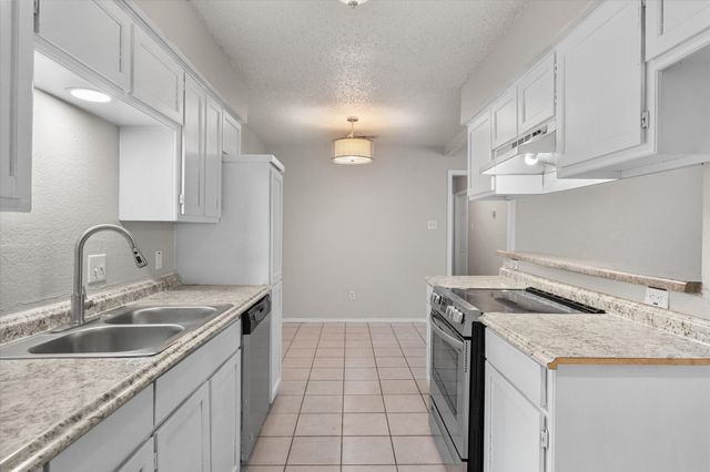 352 Spring Branch Lane, Kennedale, TX 76060