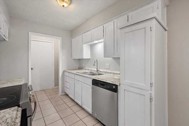 352 Spring Branch Lane, Kennedale, TX 76060