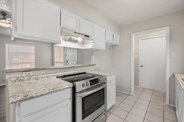 352 Spring Branch Lane, Kennedale, TX 76060