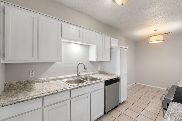 352 Spring Branch Lane, Kennedale, TX 76060