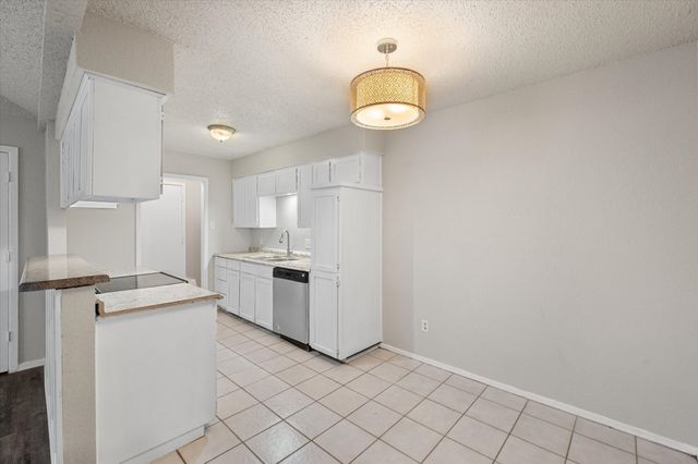 352 Spring Branch Lane, Kennedale, TX 76060