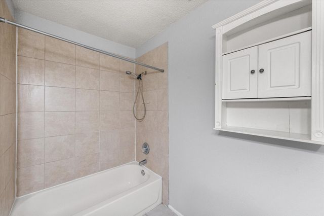 352 Spring Branch Lane, Kennedale, TX 76060